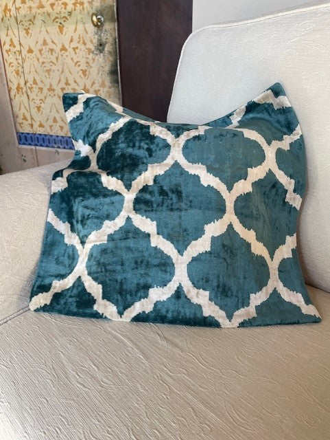 Silk velvet cushion. Cobalt blue-cream shade