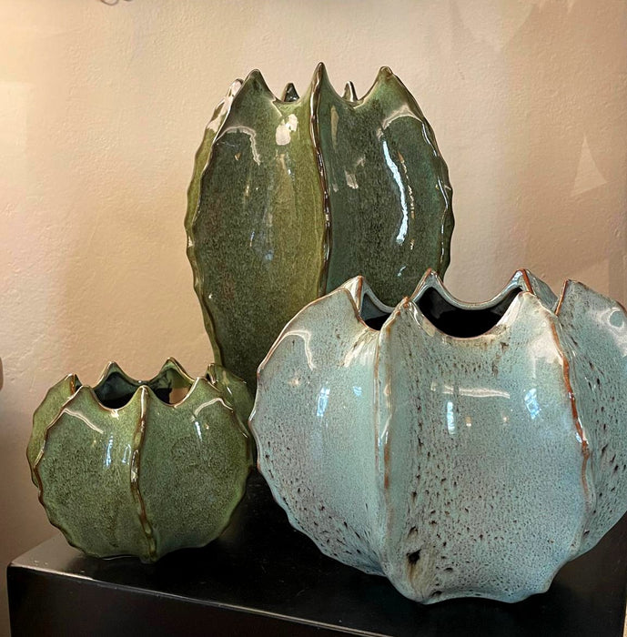 Vaso in ceramica smaltata, 'cactus', verde intenso stonalizzato