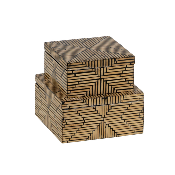 Two-piece box set in natural and black wood.
