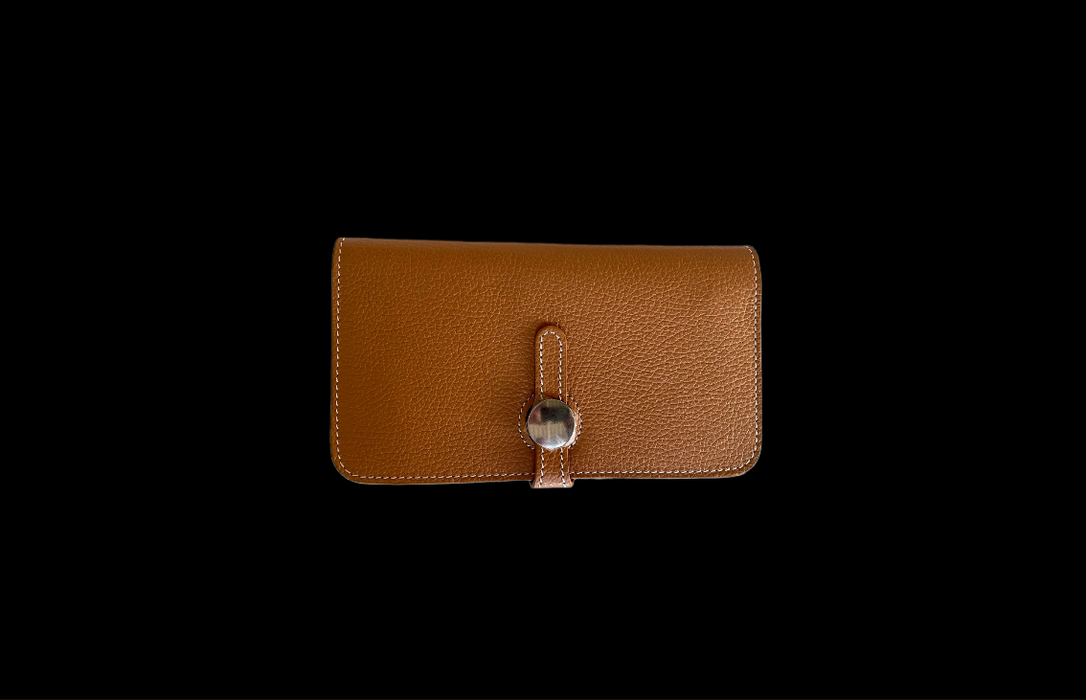 Calipso leather wallet. Color tan