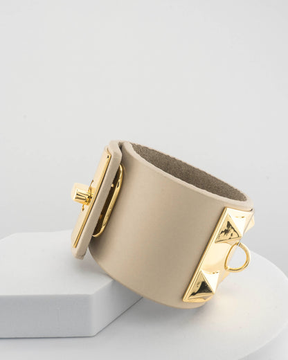 Leather bracelet with, bronze pyramids plated in 18K gold.
An original Marri Cortona design — handmade in Tuscany.
