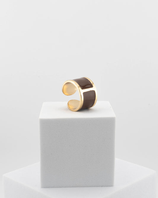 Handcrafted in Tuscany, the MarriCortona Smalto Rings combine 18k gold and hand-painted enamel — vibrant, refined, and authentically Made in Italy.