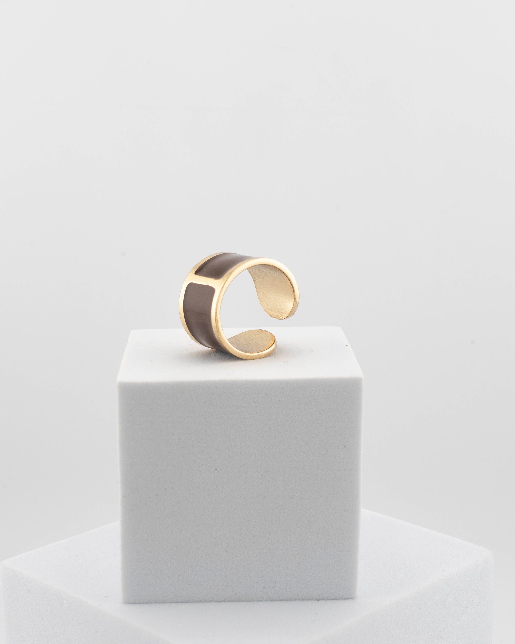 Handcrafted in Tuscany, the MarriCortona Smalto Rings combine 18k gold and hand-painted enamel — vibrant, refined, and authentically Made in Italy.