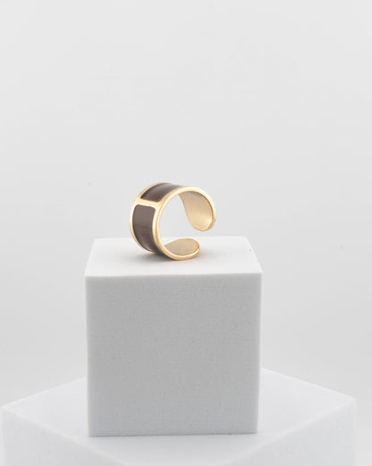 Handcrafted in Tuscany, the MarriCortona Smalto Rings combine 18k gold and hand-painted enamel — vibrant, refined, and authentically Made in Italy.