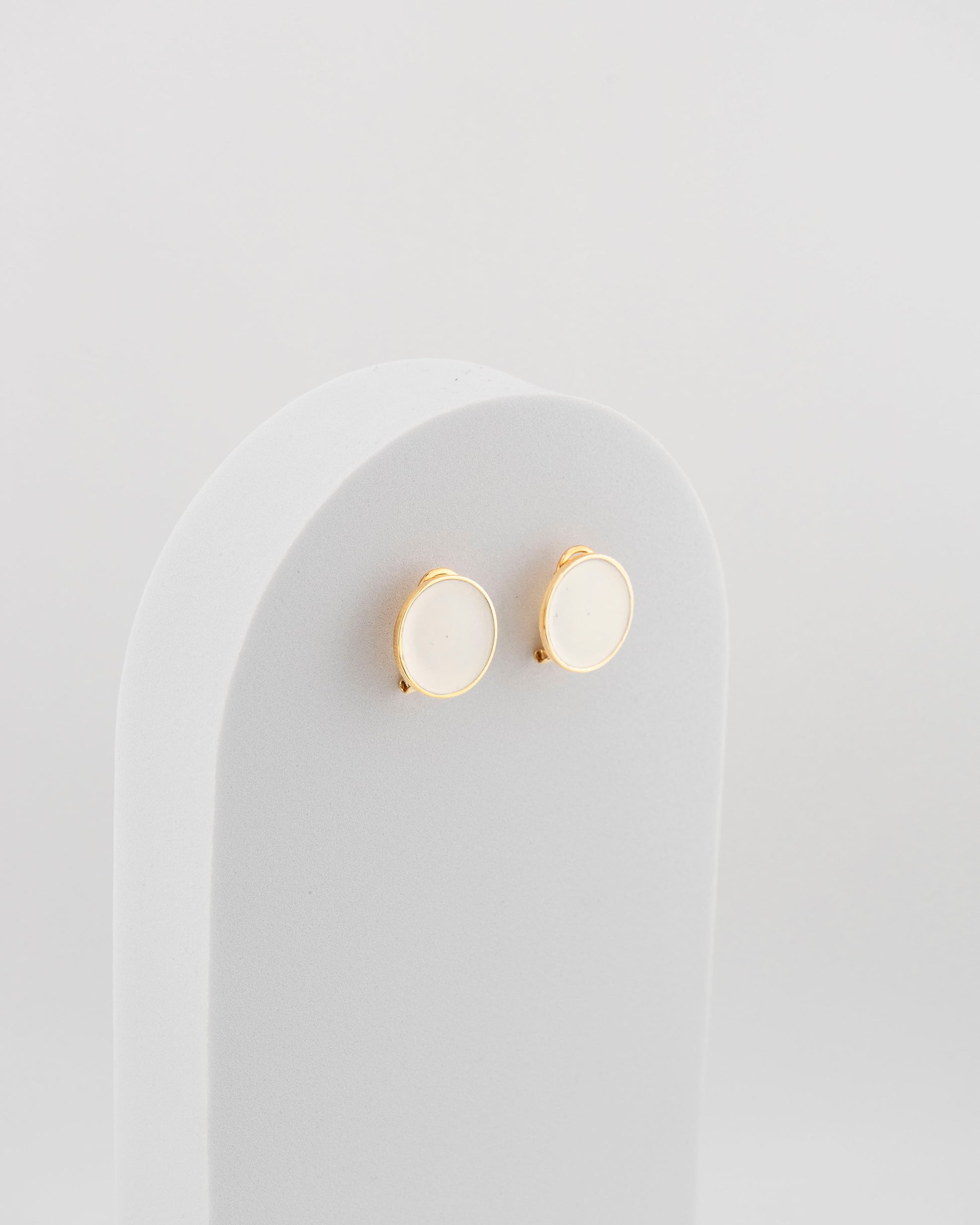 Handcrafted in Tuscany, the MarriCortona Smalto Earrings in 18k gold bronze with hand-painted enamel reflect Italian artistry, color, and timeless elegance.