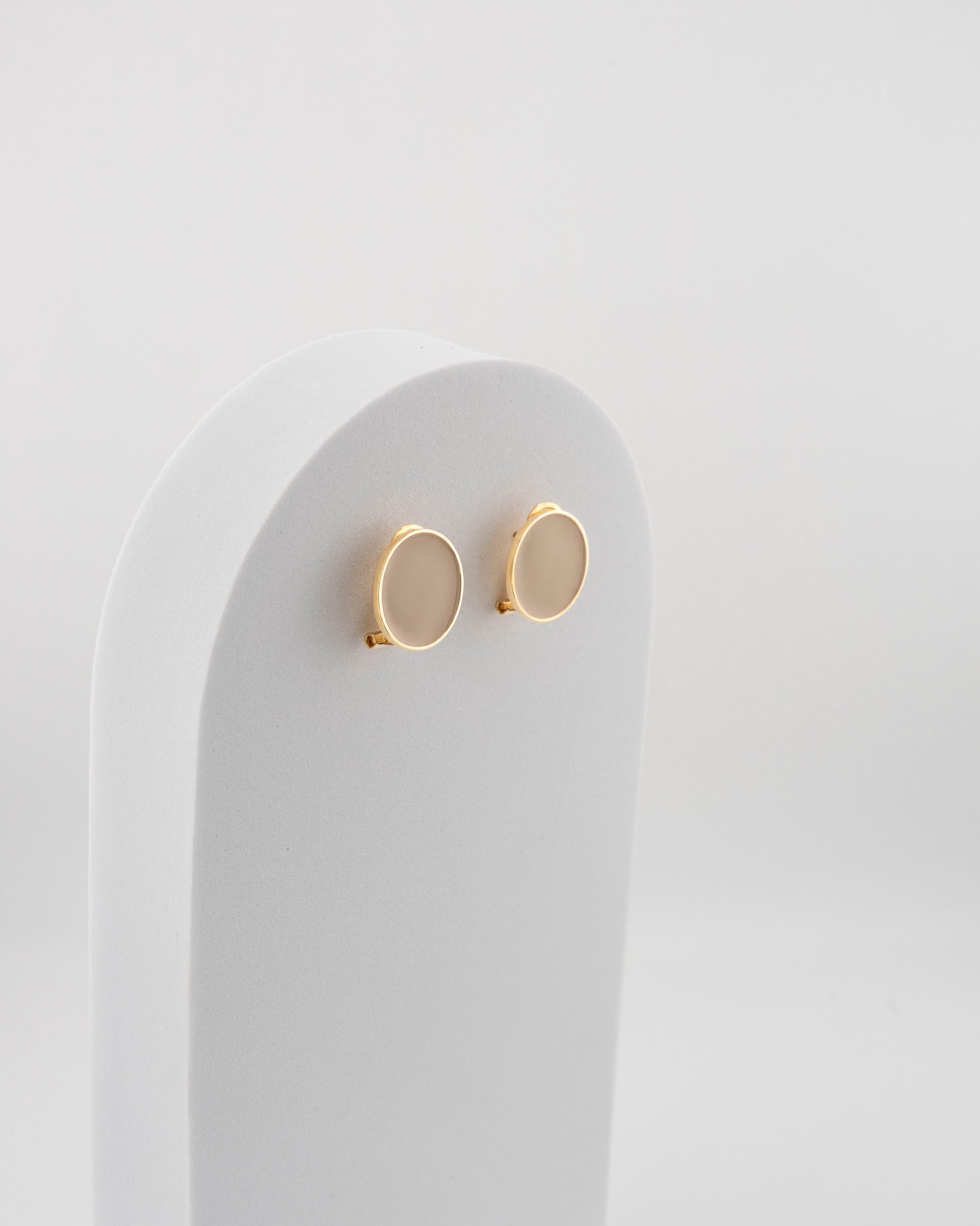 Handcrafted in Tuscany, the MarriCortona Smalto Earrings in 18k gold bronze with hand-painted enamel reflect Italian artistry, color, and timeless elegance.