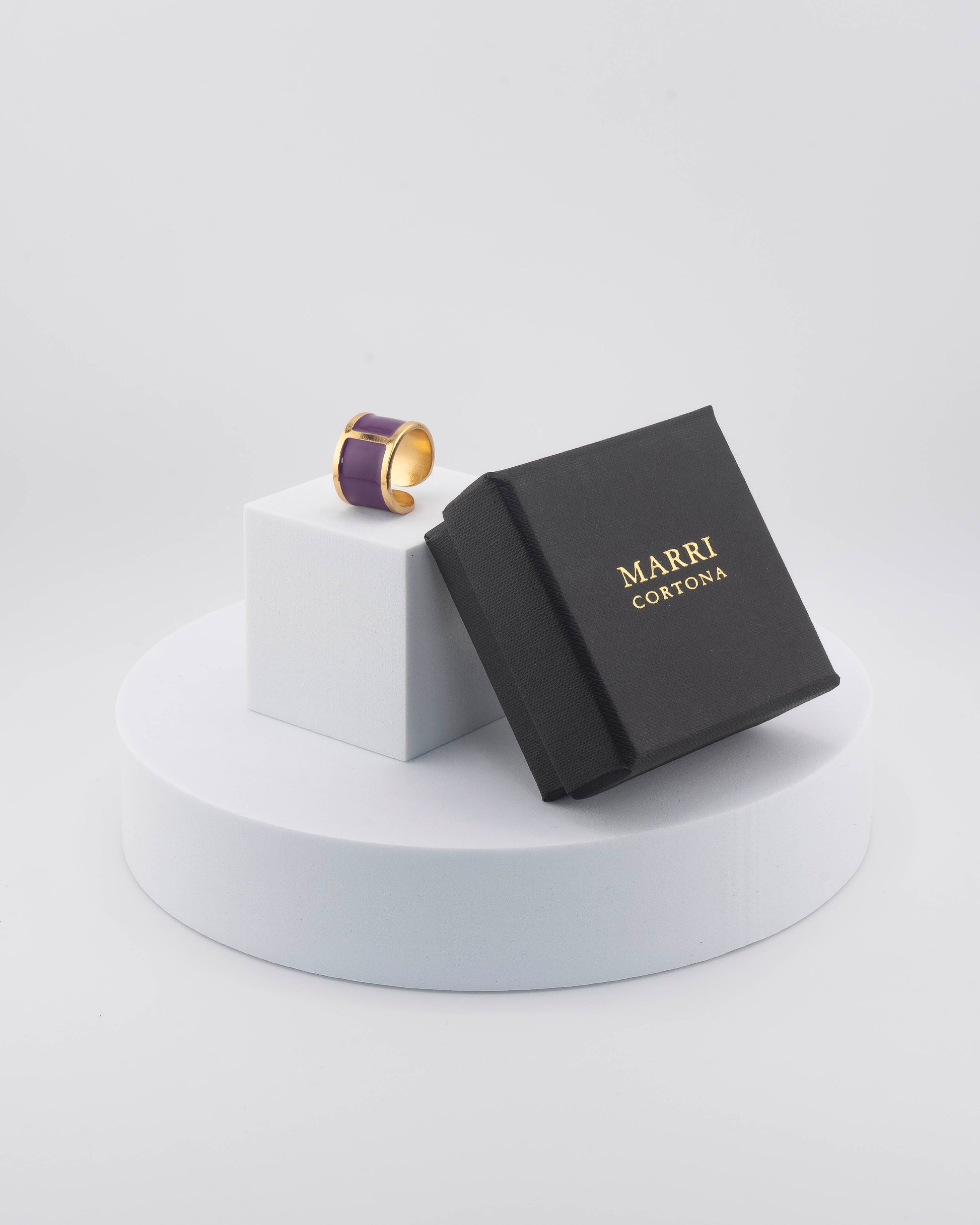 Handcrafted in Tuscany, the MarriCortona Smalto Rings combine 18k gold and hand-painted enamel — vibrant, refined, and authentically Made in Italy.
