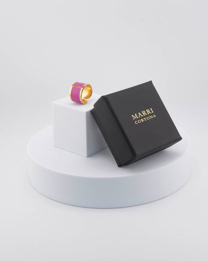 Handcrafted in Tuscany, the MarriCortona Smalto Rings combine 18k gold and hand-painted enamel — vibrant, refined, and authentically Made in Italy.