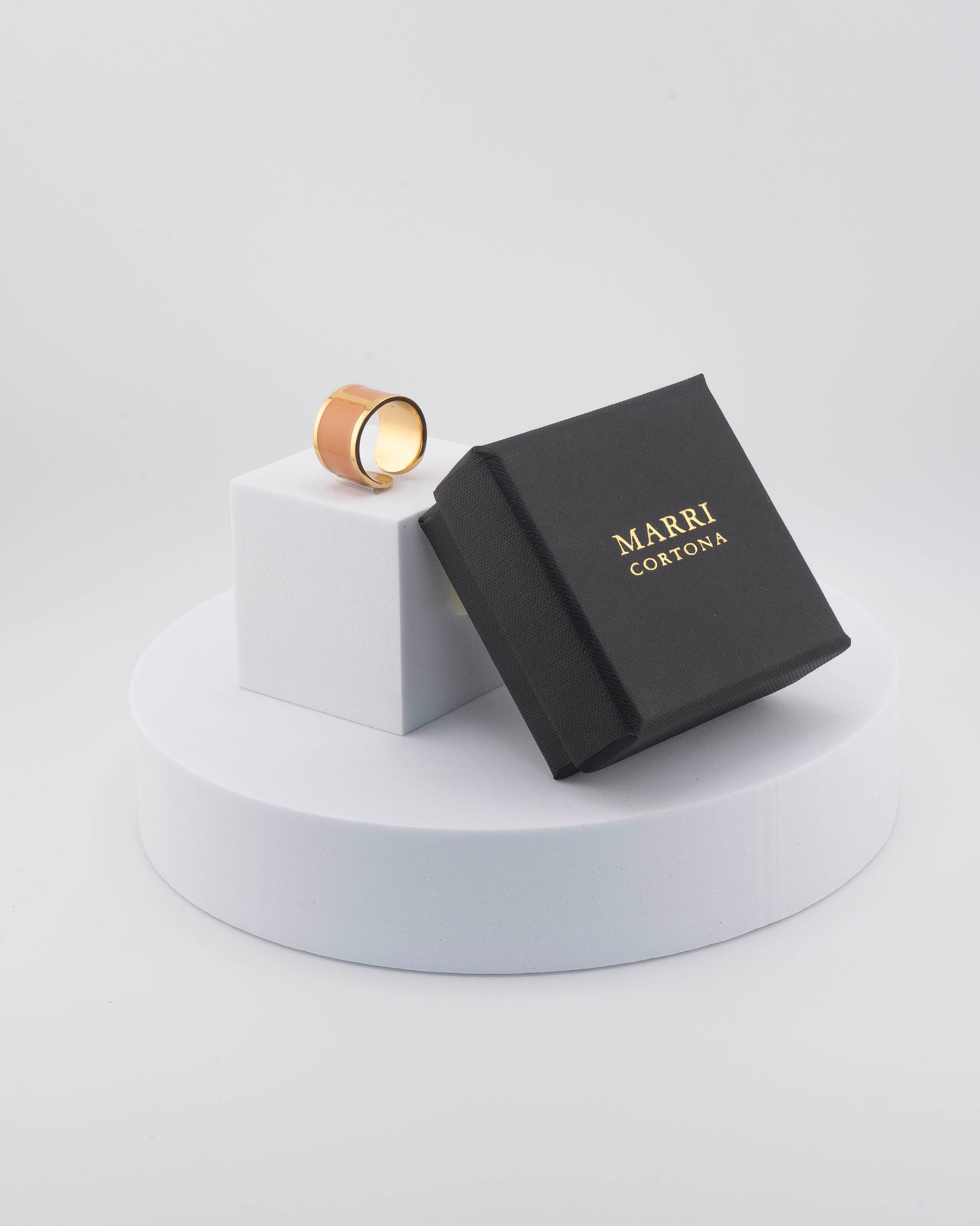 Handcrafted in Tuscany, the MarriCortona Smalto Rings combine 18k gold and hand-painted enamel — vibrant, refined, and authentically Made in Italy.