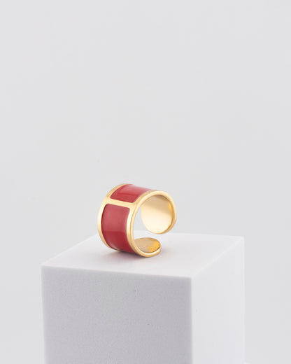 Handcrafted in Tuscany, the MarriCortona Smalto Rings combine 18k gold and hand-painted enamel — vibrant, refined, and authentically Made in Italy.
