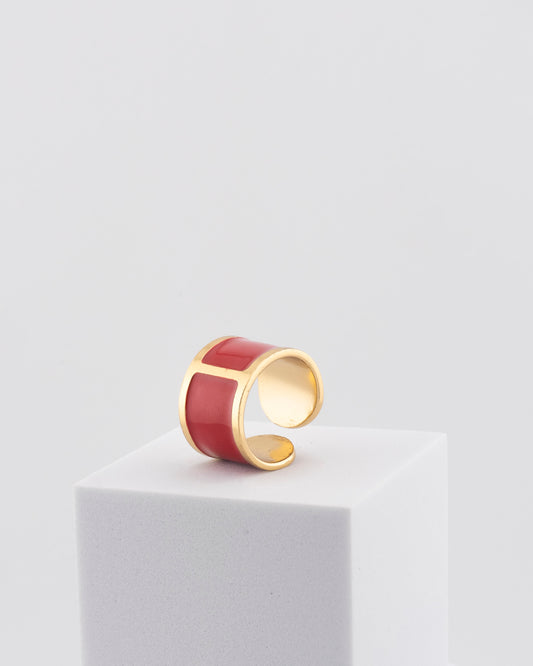 Handcrafted in Tuscany, the MarriCortona Smalto Rings combine 18k gold and hand-painted enamel — vibrant, refined, and authentically Made in Italy.