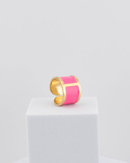 Handcrafted in Tuscany, the MarriCortona Smalto Rings combine 18k gold and hand-painted enamel — vibrant, refined, and authentically Made in Italy.