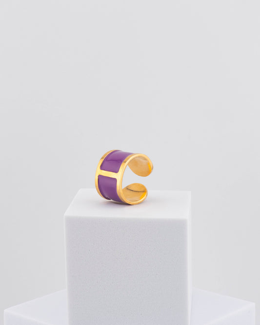 Handcrafted in Tuscany, the MarriCortona Smalto Rings combine 18k gold and hand-painted enamel — vibrant, refined, and authentically Made in Italy.