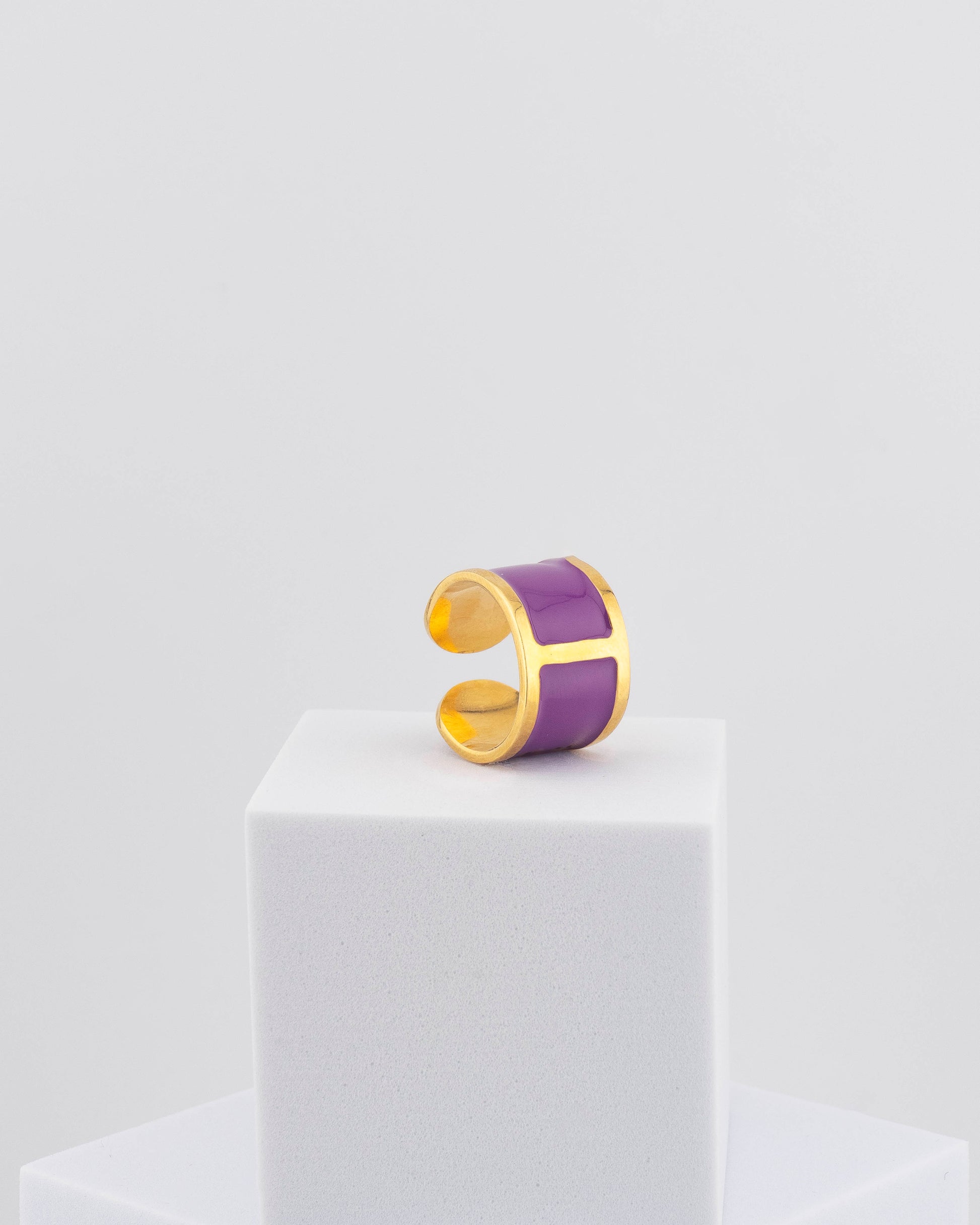 Handcrafted in Tuscany, the MarriCortona Smalto Rings combine 18k gold and hand-painted enamel — vibrant, refined, and authentically Made in Italy.