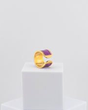 Handcrafted in Tuscany, the MarriCortona Smalto Rings combine 18k gold and hand-painted enamel — vibrant, refined, and authentically Made in Italy.