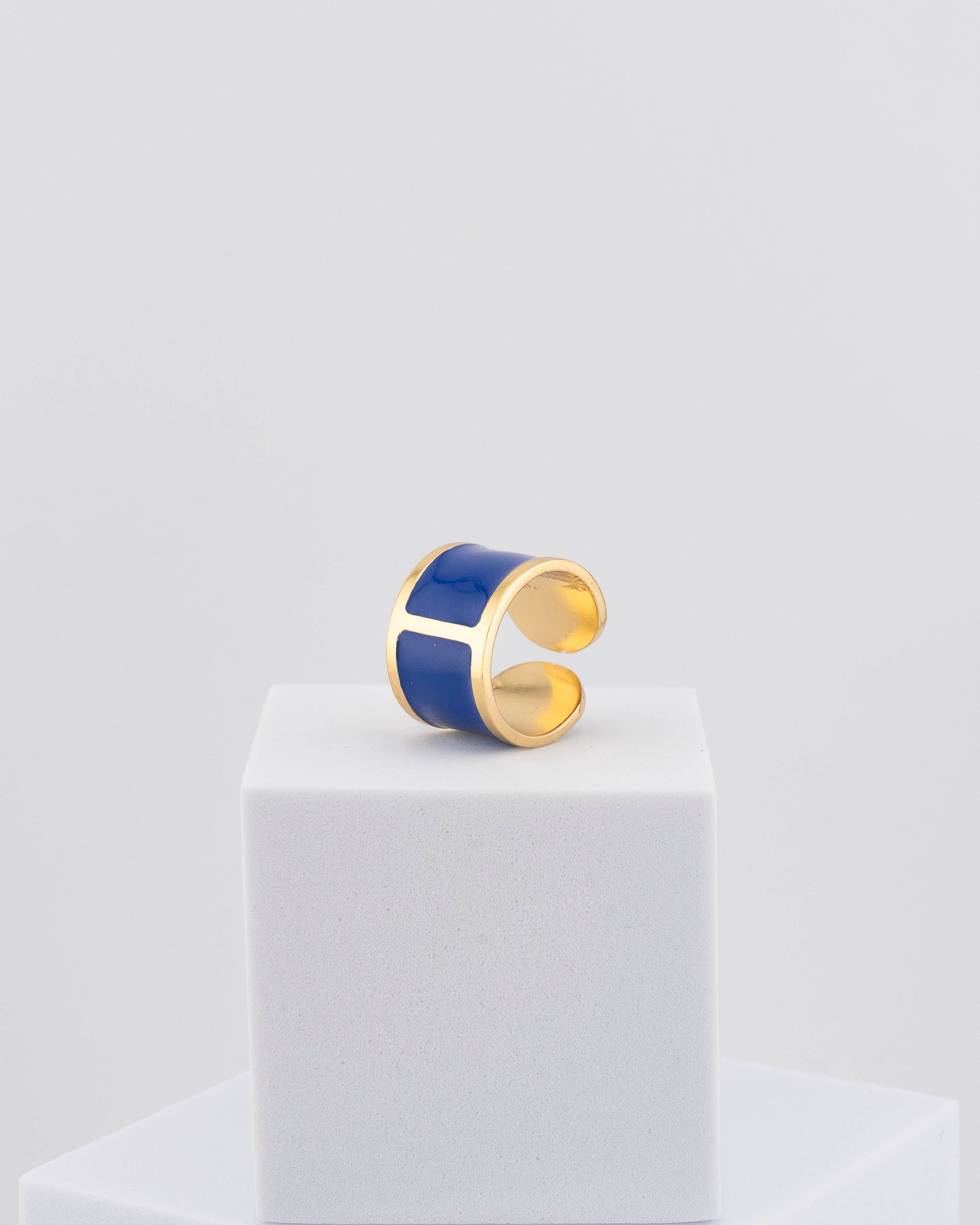 Handcrafted in Tuscany, the MarriCortona Smalto Rings combine 18k gold and hand-painted enamel — vibrant, refined, and authentically Made in Italy.