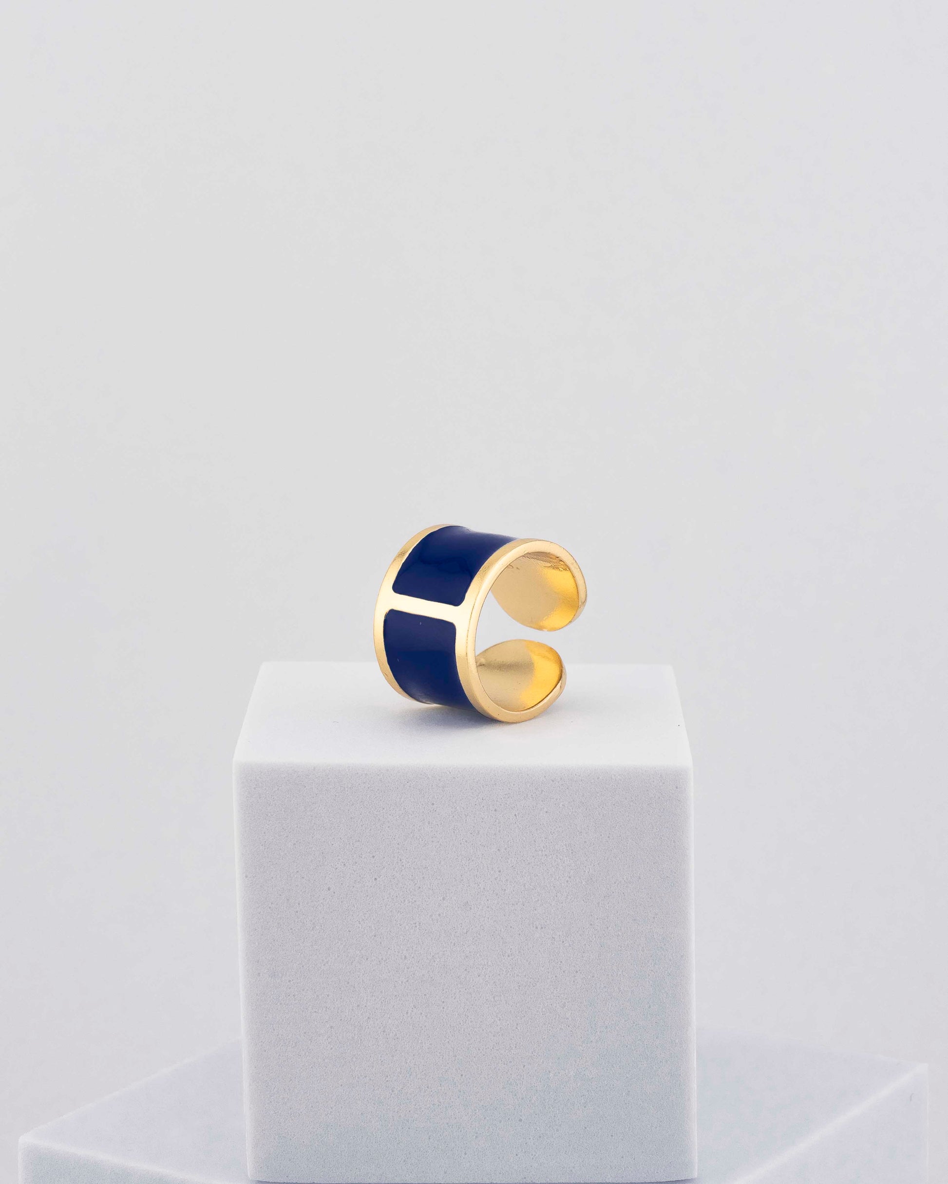 Handcrafted in Tuscany, the MarriCortona Smalto Rings combine 18k gold and hand-painted enamel — vibrant, refined, and authentically Made in Italy.