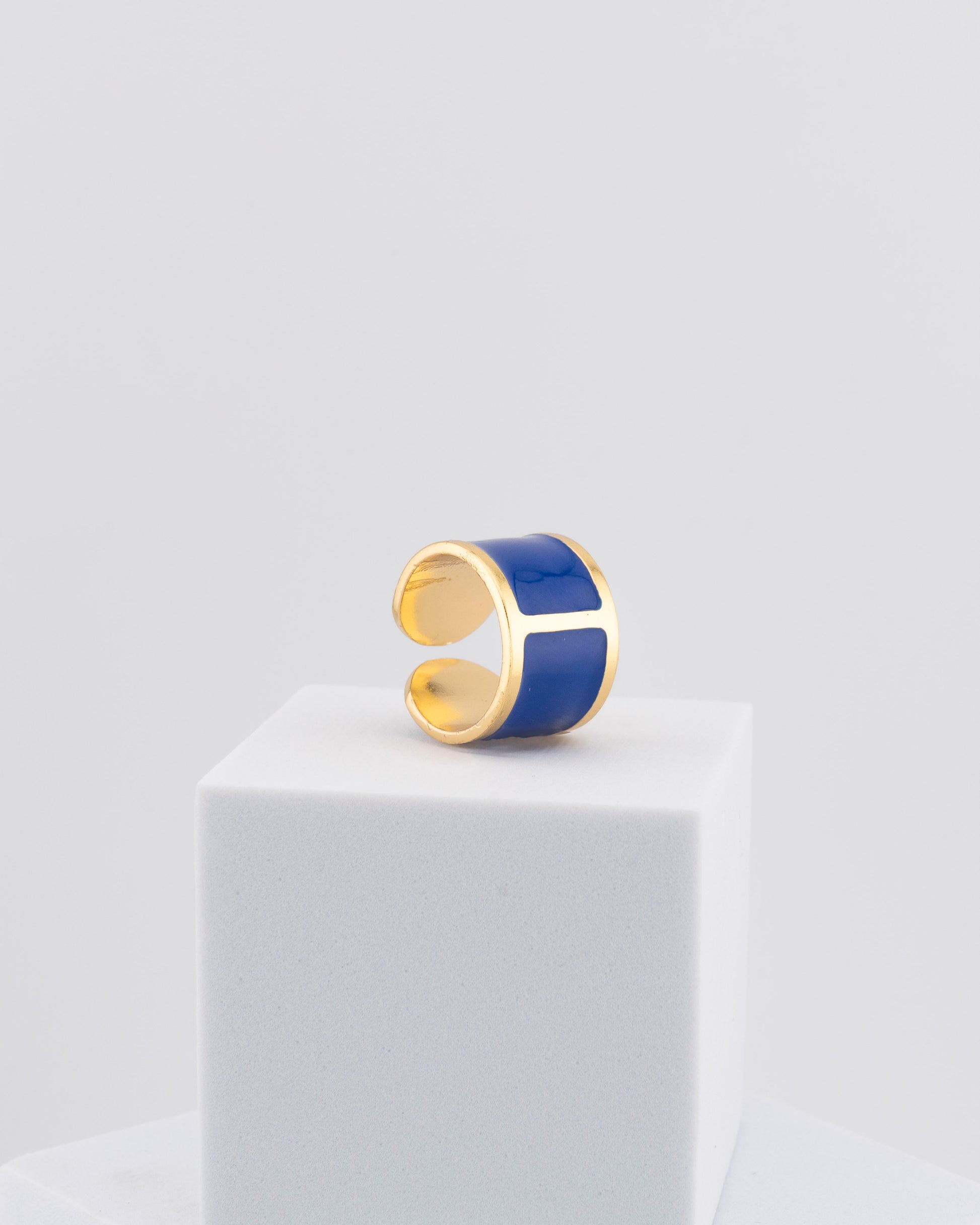Handcrafted in Tuscany, the MarriCortona Smalto Rings combine 18k gold and hand-painted enamel — vibrant, refined, and authentically Made in Italy.