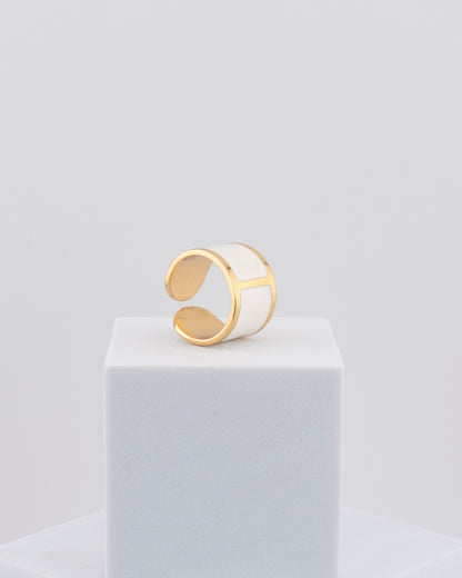 Handcrafted in Tuscany, the MarriCortona Smalto Rings combine 18k gold and hand-painted enamel — vibrant, refined, and authentically Made in Italy.