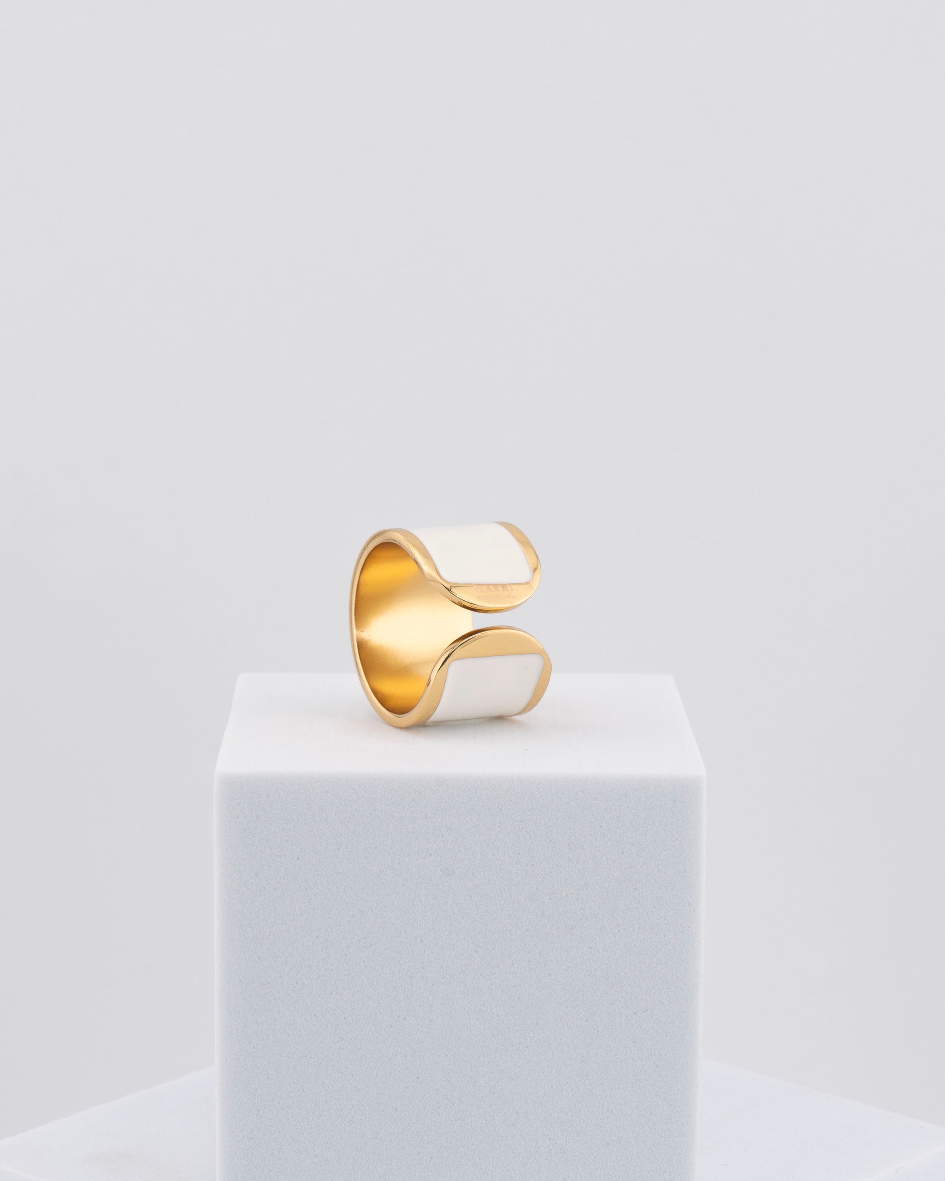 Handcrafted in Tuscany, the MarriCortona Smalto Rings combine 18k gold and hand-painted enamel — vibrant, refined, and authentically Made in Italy.