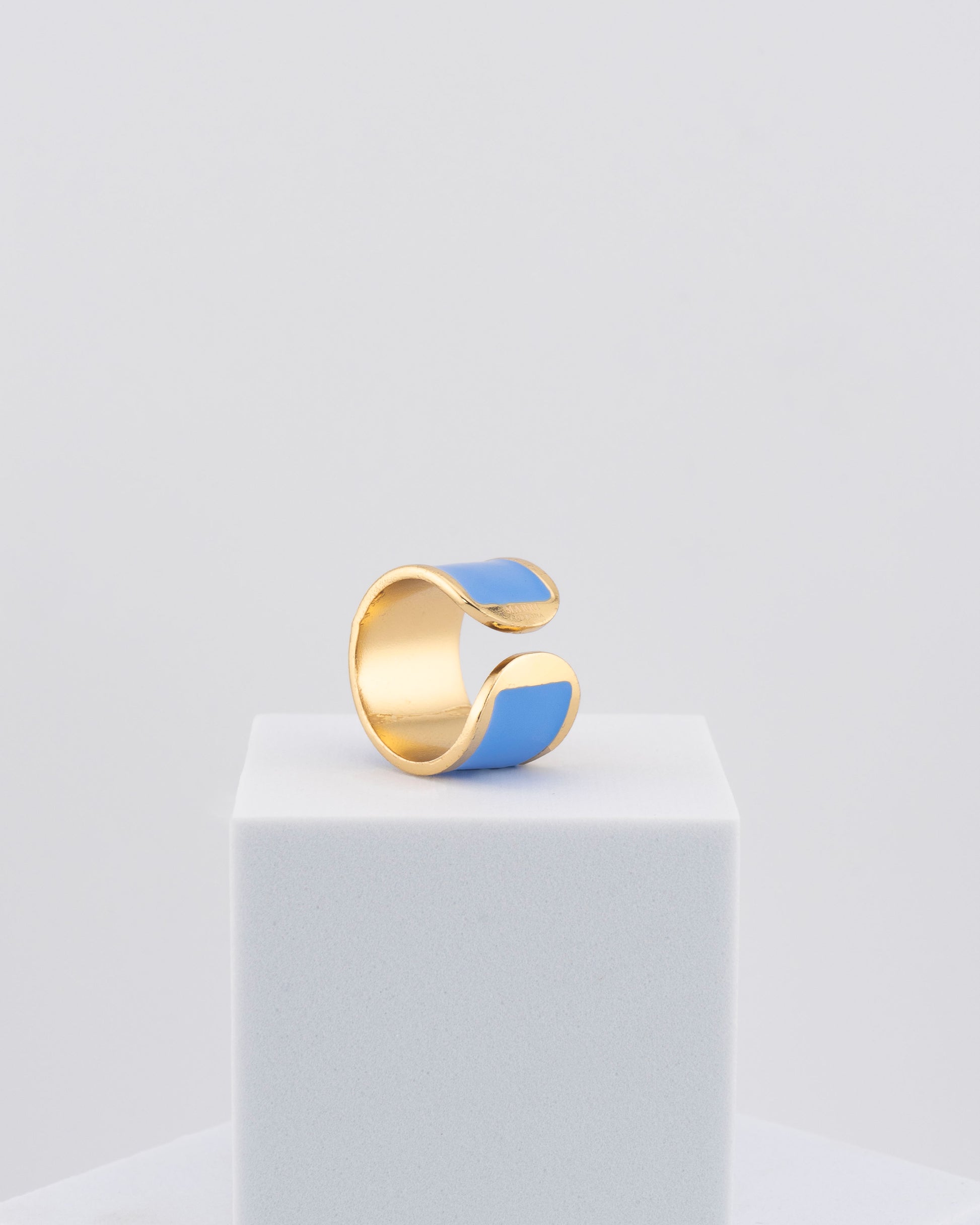 Handcrafted in Tuscany, the MarriCortona Smalto Rings combine 18k gold and hand-painted enamel — vibrant, refined, and authentically Made in Italy.