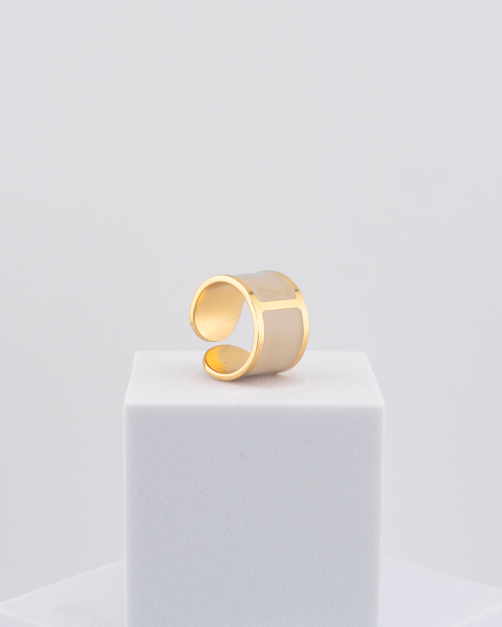 Handcrafted in Tuscany, the MarriCortona Smalto Rings combine 18k gold and hand-painted enamel — vibrant, refined, and authentically Made in Italy.