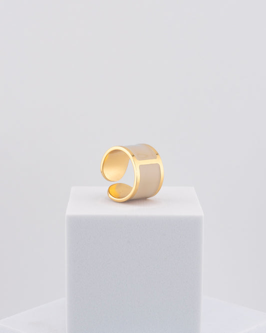 Handcrafted in Tuscany, the MarriCortona Smalto Rings combine 18k gold and hand-painted enamel — vibrant, refined, and authentically Made in Italy.