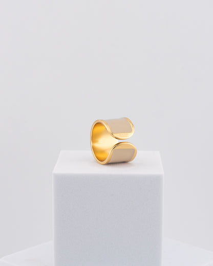 Handcrafted in Tuscany, the MarriCortona Smalto Rings combine 18k gold and hand-painted enamel — vibrant, refined, and authentically Made in Italy.