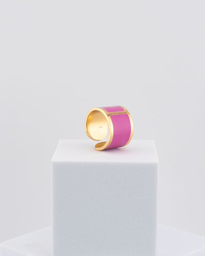 Handcrafted in Tuscany, the MarriCortona Smalto Rings combine 18k gold and hand-painted enamel — vibrant, refined, and authentically Made in Italy.