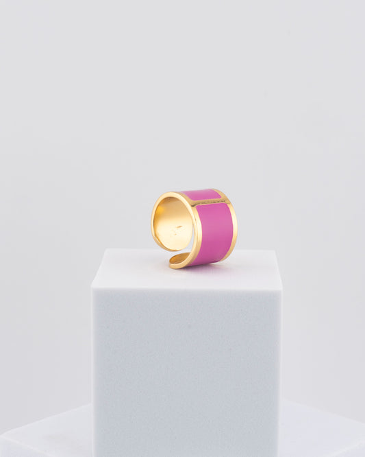 Handcrafted in Tuscany, the MarriCortona Smalto Rings combine 18k gold and hand-painted enamel — vibrant, refined, and authentically Made in Italy.