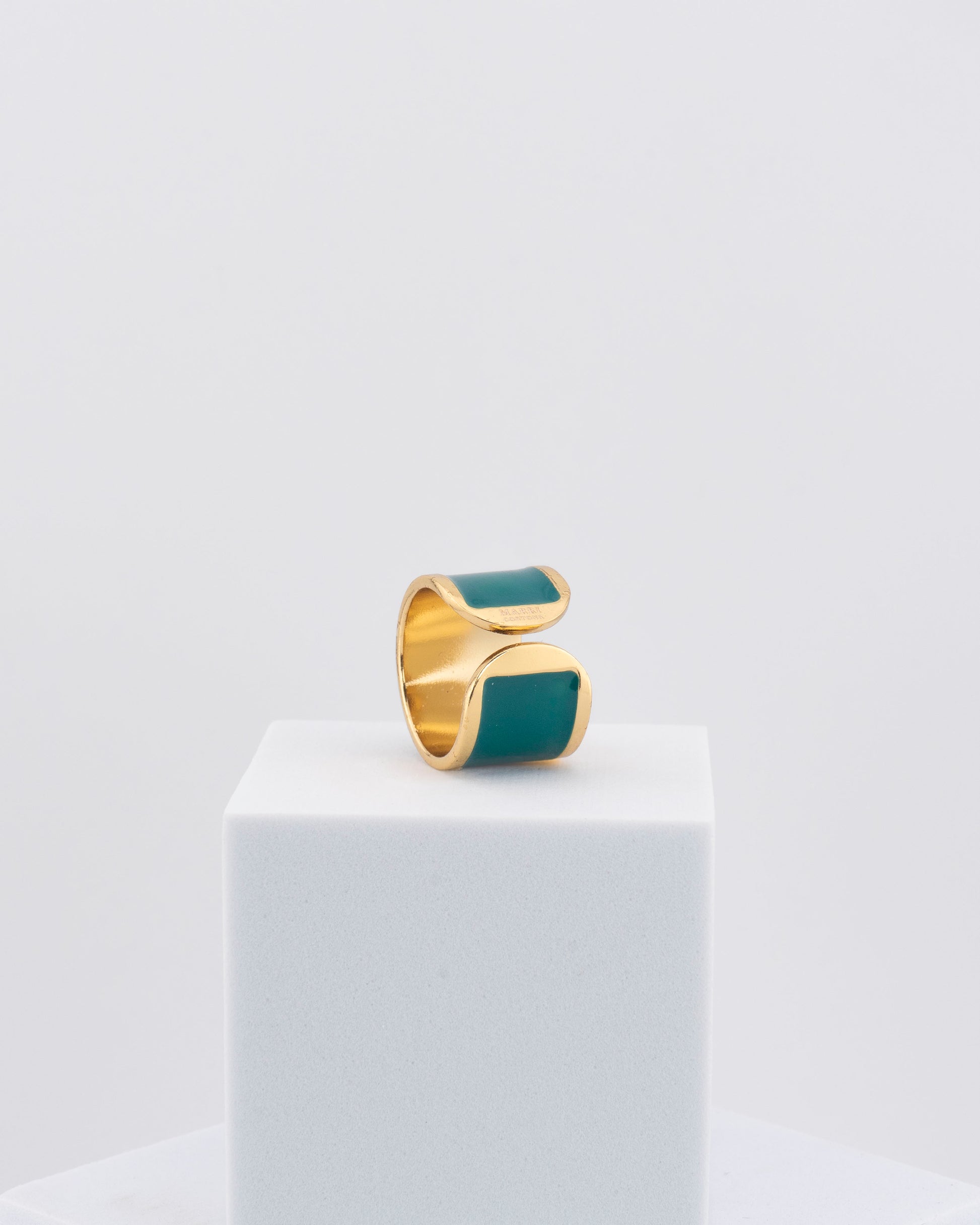 Handcrafted in Tuscany, the MarriCortona Smalto Rings combine 18k gold and hand-painted enamel — vibrant, refined, and authentically Made in Italy.