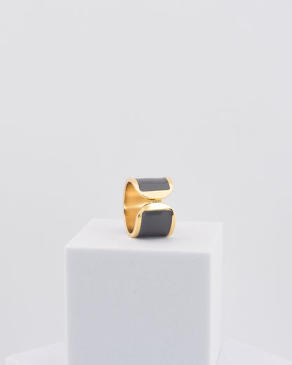 Handcrafted in Tuscany, the MarriCortona Smalto Rings combine 18k gold and hand-painted enamel — vibrant, refined, and authentically Made in Italy.