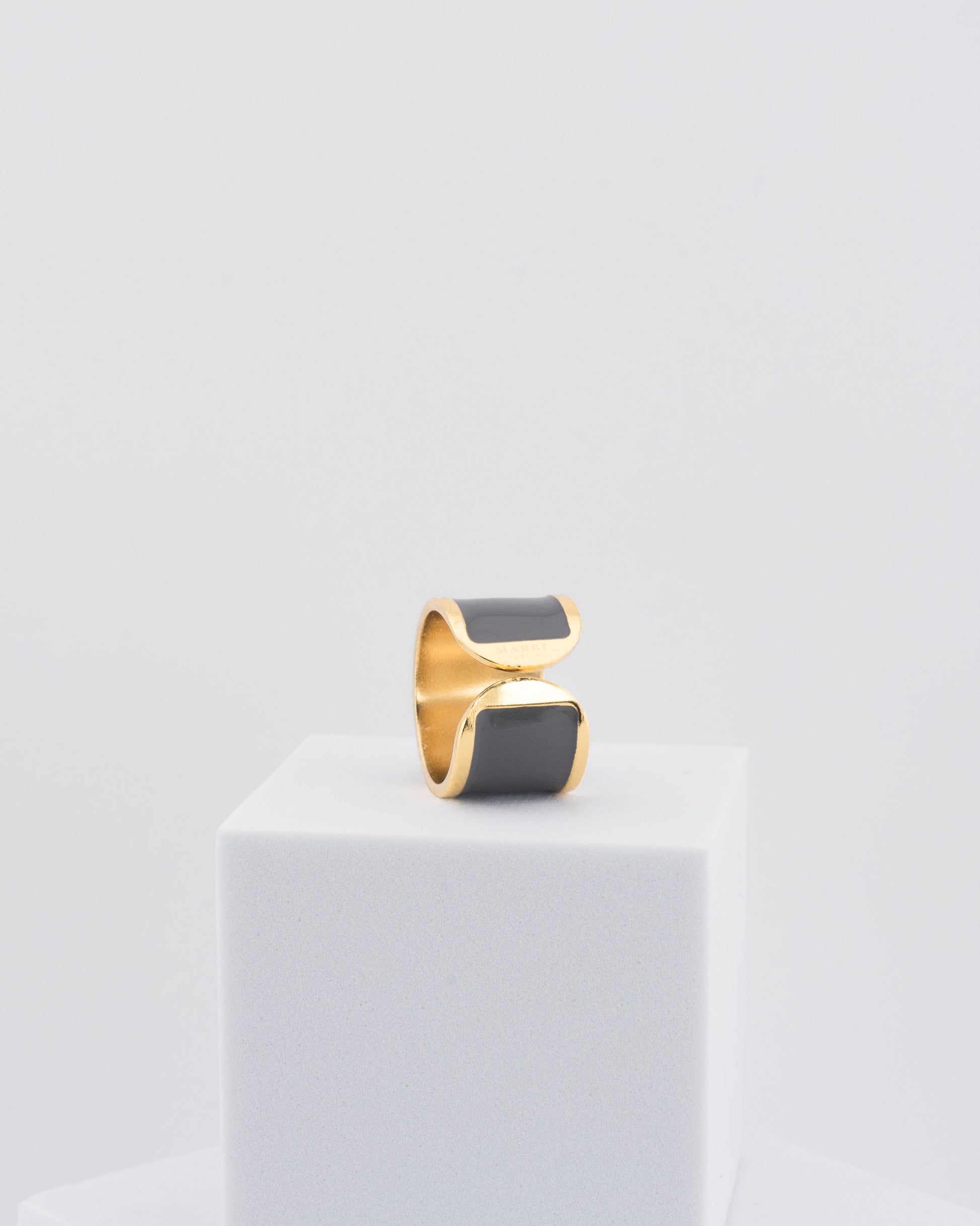 Handcrafted in Tuscany, the MarriCortona Smalto Rings combine 18k gold and hand-painted enamel — vibrant, refined, and authentically Made in Italy.