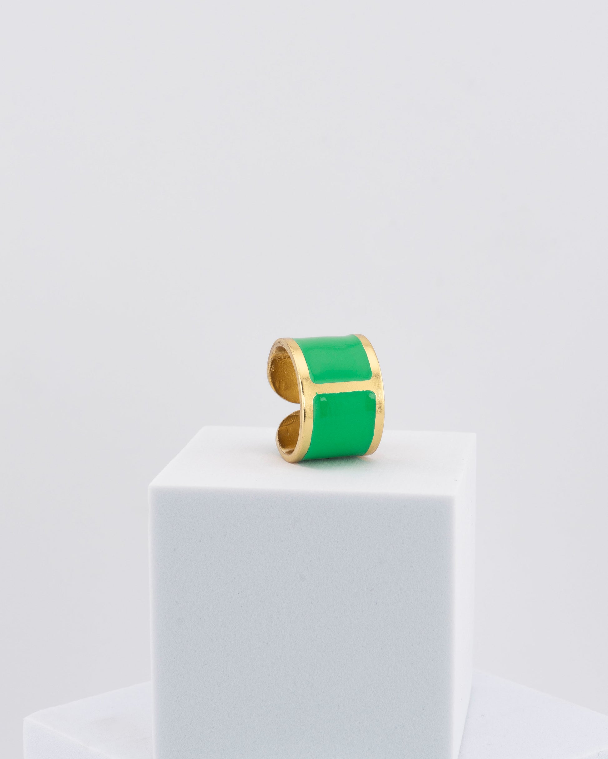 Handcrafted in Tuscany, the MarriCortona Smalto Rings combine 18k gold and hand-painted enamel — vibrant, refined, and authentically Made in Italy.