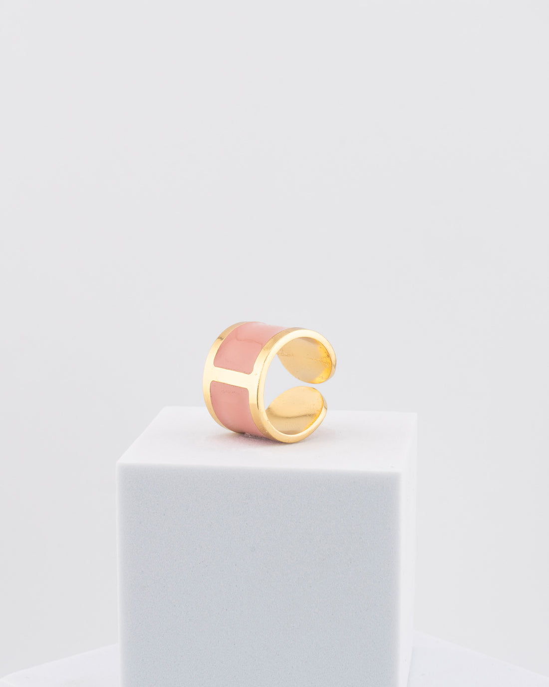 Handcrafted in Tuscany, the MarriCortona Smalto Rings combine 18k gold and hand-painted enamel — vibrant, refined, and authentically Made in Italy.