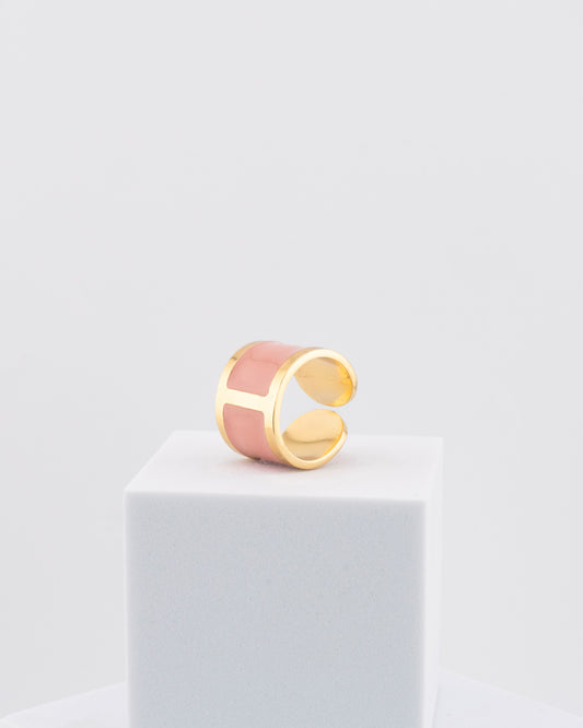 Handcrafted in Tuscany, the MarriCortona Smalto Rings combine 18k gold and hand-painted enamel — vibrant, refined, and authentically Made in Italy.