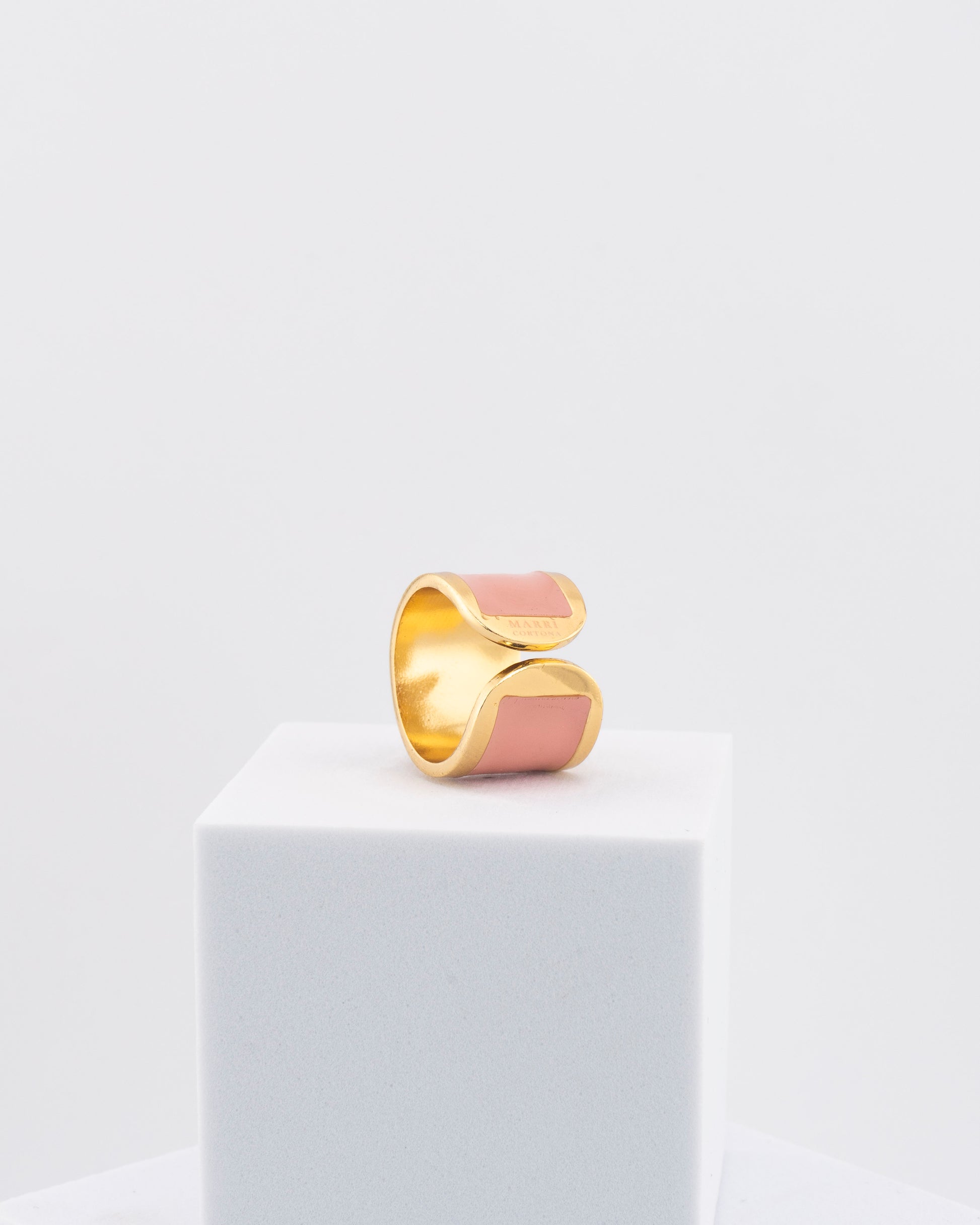 Handcrafted in Tuscany, the MarriCortona Smalto Rings combine 18k gold and hand-painted enamel — vibrant, refined, and authentically Made in Italy.