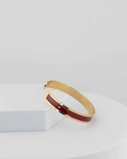 Handcrafted in Tuscany, the MarriCortona Smalto Bracelets in 18k gold and hand-painted enamel embody Italian artistry, color, and timeless elegance.