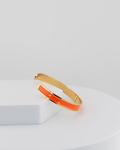 Handcrafted in Tuscany, the MarriCortona Smalto Bracelets in 18k gold and hand-painted enamel embody Italian artistry, color, and timeless elegance.