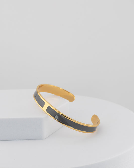 Handcrafted in Tuscany, the MarriCortona Smalto Bracelets in 18k gold and hand-painted enamel embody Italian artistry, color, and timeless elegance.