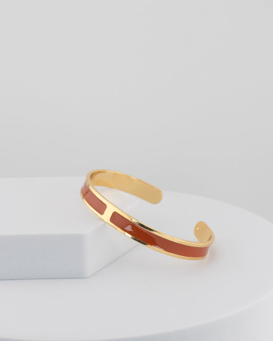 Handcrafted in Tuscany, the MarriCortona Smalto Bracelets in 18k gold and hand-painted enamel embody Italian artistry, color, and timeless elegance.