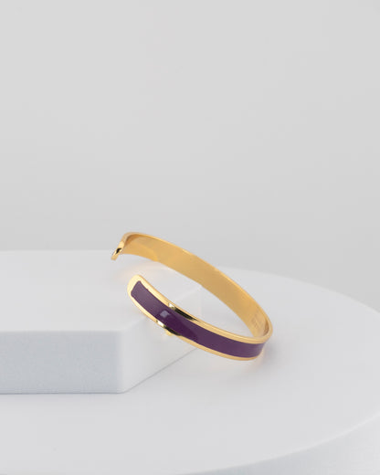 Handcrafted in Tuscany, the MarriCortona Smalto Bracelets in 18k gold and hand-painted enamel embody Italian artistry, color, and timeless elegance.