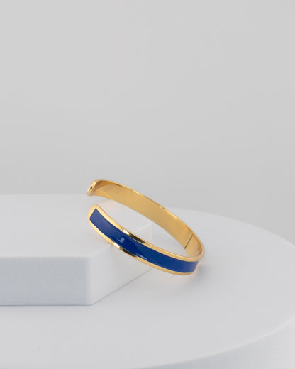 Handcrafted in Tuscany, the MarriCortona Smalto Bracelets in 18k gold and hand-painted enamel embody Italian artistry, color, and timeless elegance.