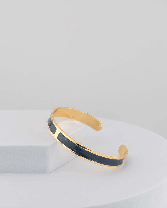 Handcrafted in Tuscany, the MarriCortona Smalto Bracelets in 18k gold and hand-painted enamel embody Italian artistry, color, and timeless elegance.