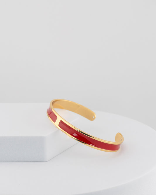 Handcrafted in Tuscany, the MarriCortona Smalto Bracelets in 18k gold and hand-painted enamel embody Italian artistry, color, and timeless elegance.