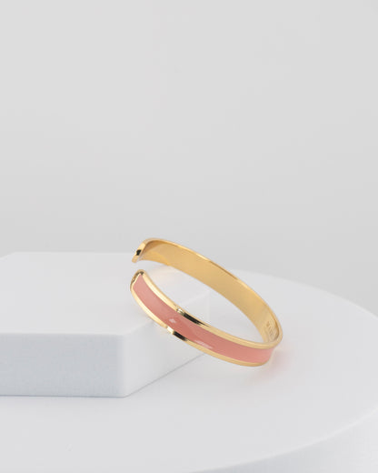 Handcrafted in Tuscany, the MarriCortona Smalto Bracelets in 18k gold and hand-painted enamel embody Italian artistry, color, and timeless elegance.