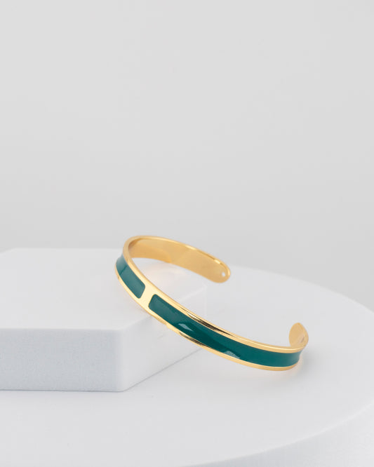 Handcrafted in Tuscany, the MarriCortona Smalto Bracelets in 18k gold and hand-painted enamel embody Italian artistry, color, and timeless elegance.