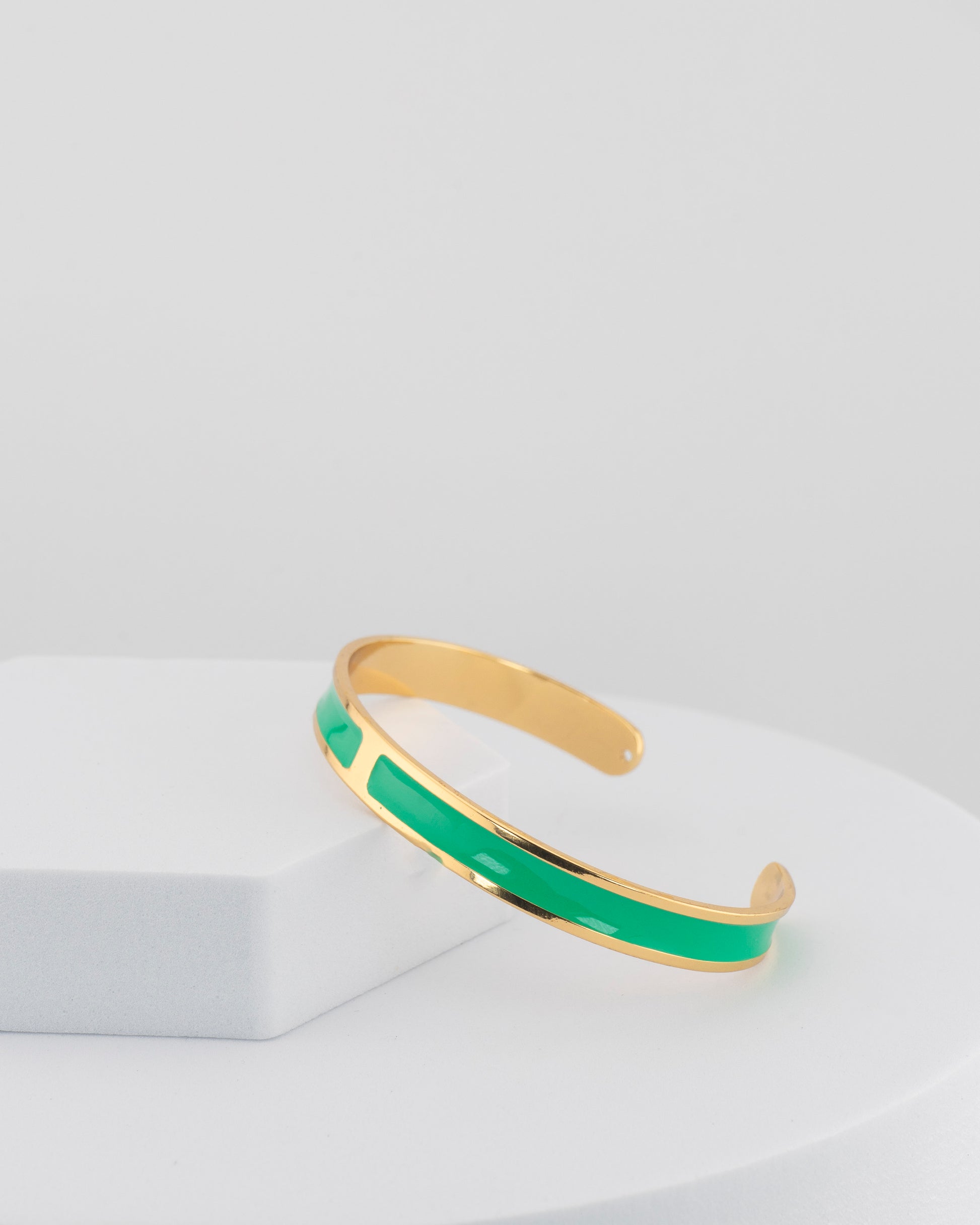 Handcrafted in Tuscany, the MarriCortona Smalto Bracelets in 18k gold and hand-painted enamel embody Italian artistry, color, and timeless elegance.