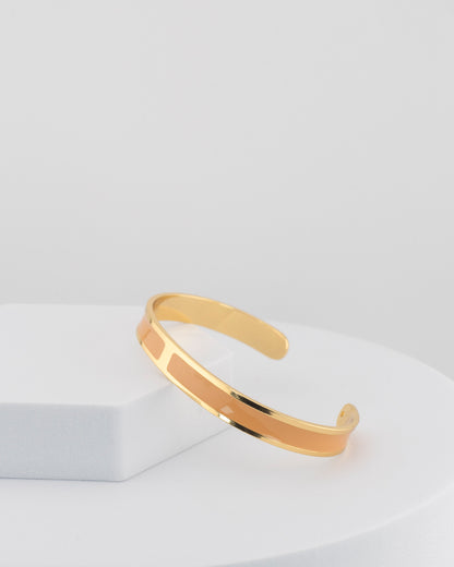 Handcrafted in Tuscany, the MarriCortona Smalto Bracelets in 18k gold and hand-painted enamel embody Italian artistry, color, and timeless elegance.