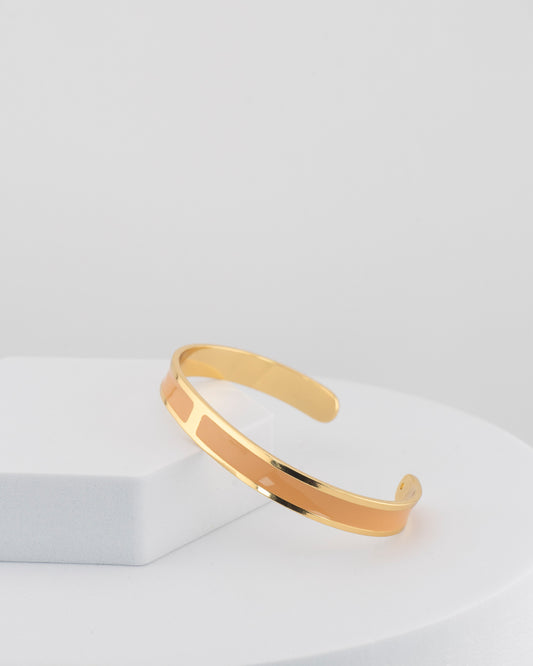 Handcrafted in Tuscany, the MarriCortona Smalto Bracelets in 18k gold and hand-painted enamel embody Italian artistry, color, and timeless elegance.